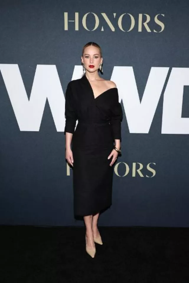 The Row Lana Pump worn by Jennifer Lawrence at Wwd Honors on October 24, 2023