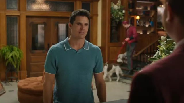 Ted Baker Durdle Polo en tricot à rayures texturées porté par Nathan Brown (Robbie Amell) comme on le voit dans Upload (S03E01)