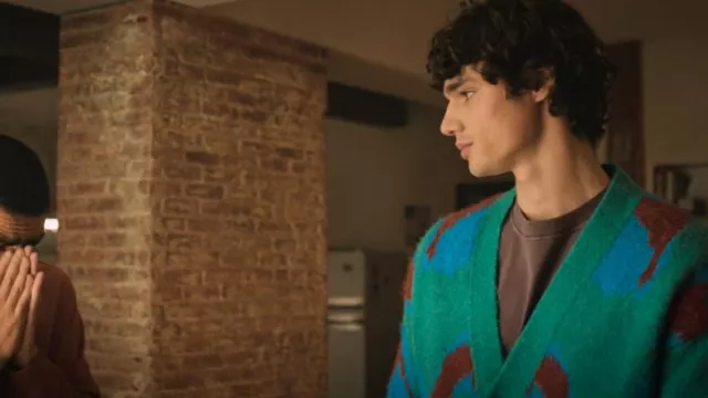 Zara Ab­stract Jacquard Cardi­gan worn by Joel (Fernando Líndez) as seen in Elite (S07E07)