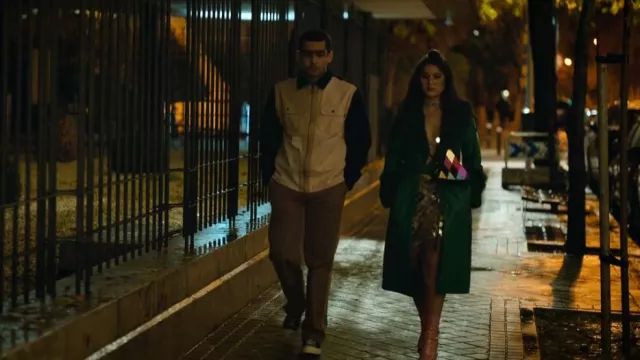 Bershka Faux Fur Trim Tie Waist Coat in Green worn by Sonia (Nadia Al  Saidi) as seen in Elite (S07E03)