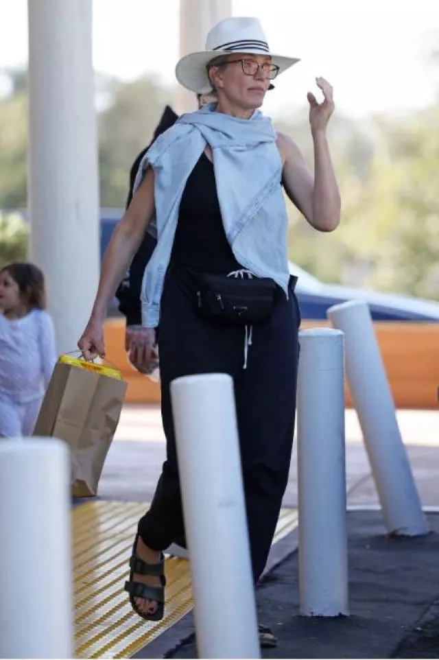 Prada Re Nylon Belt Bag worn by Cameron Diaz in Santa Barbara on October 28, 2023