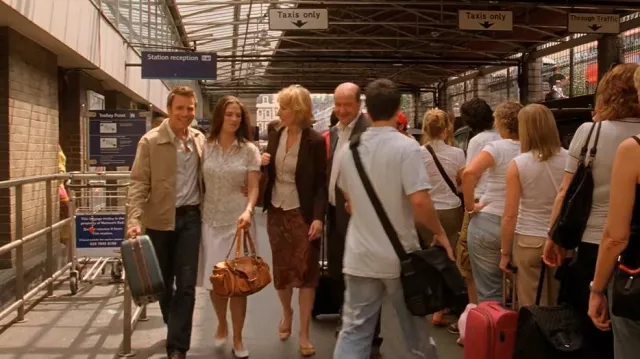 El bolso Mulberry que lleva Angela Stark (Hayley Atwell) en la película El sueño de Cassandra
