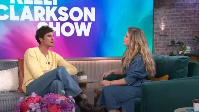 Cardigan Prada en laine et cachemire porté par Jacob Elordi tel qu’on le voit dans The Kelly Clarkson Show le 1er novembre 2023