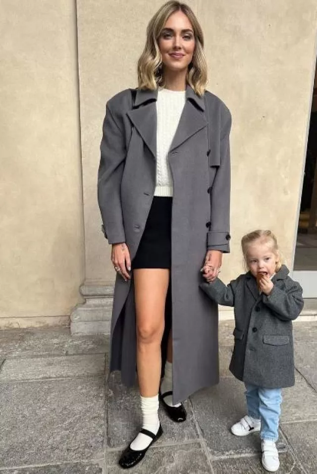 Le trench-coat matelassé Nikola de Frankie Shop porté par Chiara Ferragni sur son post Instagram le 2 novembre 2023