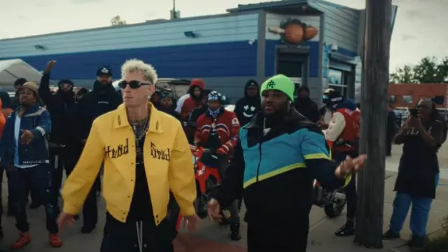 Bonnet Triple Cross jaune fluo Chrome Hearts porté par Tee Grizzley dans Les Sopranos feat. MGK [Official Video]