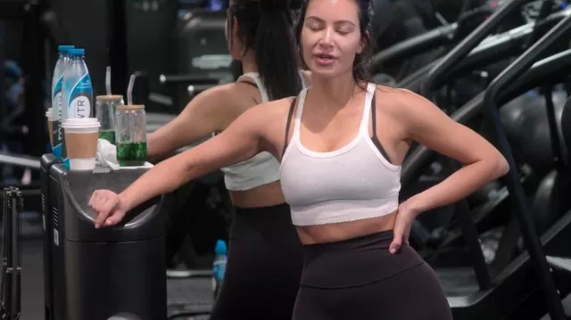 Lululemon High-Rise Short 8 worn by Kim Kardashian as seen in The Kardashians (S04E07)