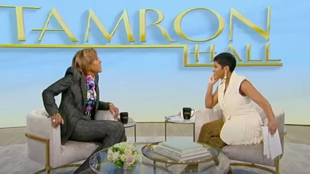Sergio Hudson Strong Shoulder Blazer in Dark Wash worn by Robin Roberts as seen in Tamron Hall Show on November 8, 2023