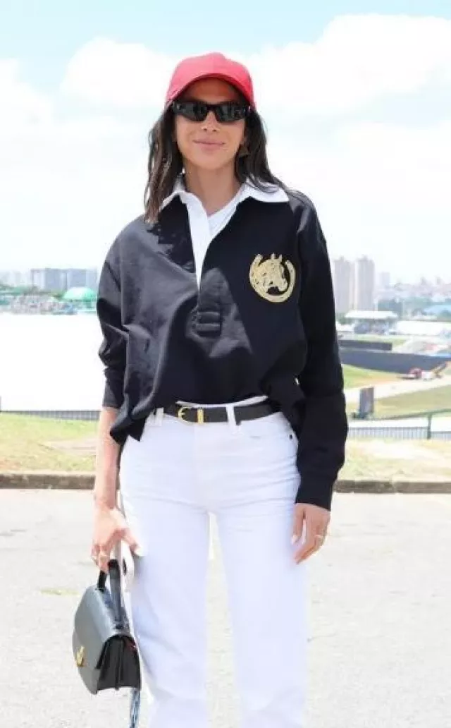 The Row Sofia Shoulder Bag worn by Bruna Marquezine at the Grand Prix in Brazil on November 5, 2023