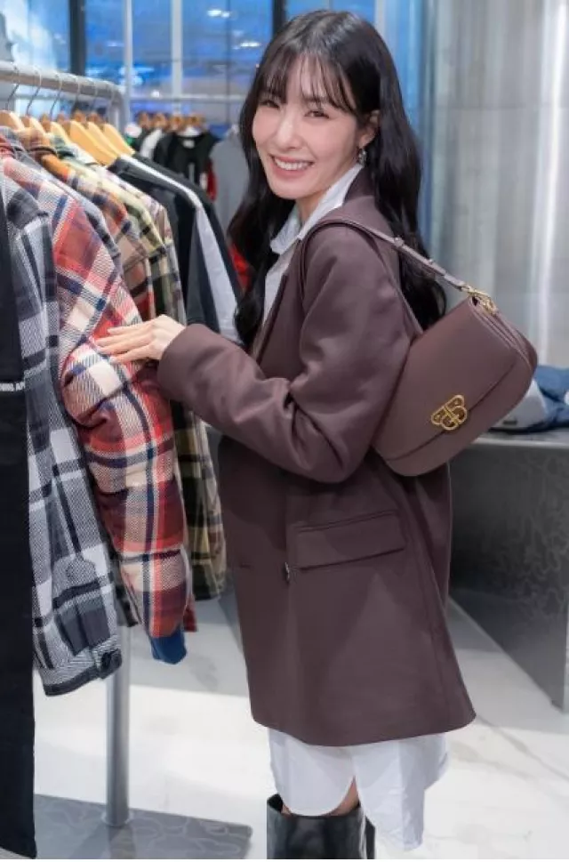 Alexander Wang Viola Slouch Boots worn by Tiffany Young in Hong Kong on ...