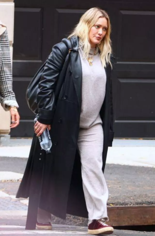 Loewe Squeeze Bag worn by Hilary Duff in New York City on November 9 ...