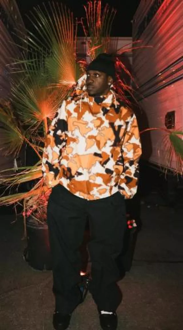 Bottega Veneta Navy Blue Cot­ton Bag­gy Car­go Pants worn by Pusha T on the Instagram account @kingpush