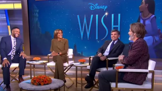Top Chiara Boni La Petite Robe Rosadel usado por Robin Roberts visto en Good Morning America el 15 de noviembre de 2023