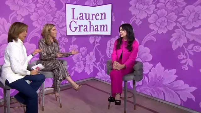 Akris Lewitt Double Face Wool Crepe Crop Jacket In Magenta worn by Lauren Graham as seen in Today on November 17, 2023