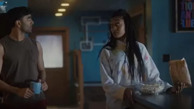 Scotch & Soda Oversized Printed Hoodie worn by Lexi (Mercedes Morris) as seen in SkyMed (S02E08)