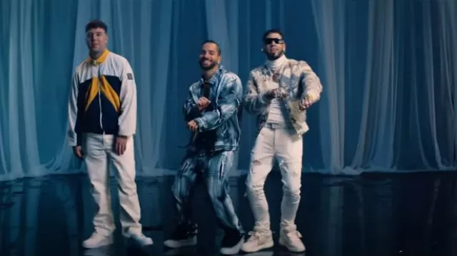Dolce & Gabbana Black Rectangular Pearl Chain Sunglasses worn by Anuel AA in OA - Anuel AA, Quevedo, Maluma Feat. DJ Luian, Mambo Kingz (Video Oficial)