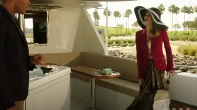 Rachel Zoe Lou Veste croisée portée par Naomi Clark (AnnaLynne McCord) comme on le voit dans 90210 (S05E03)