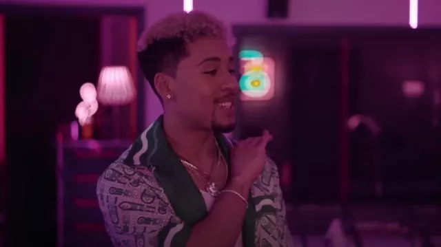 Chemise en soie Casablanca portée par Lord AK (Jacob Gibson) comme on le voit dans Rap Sh !t (S02E01)