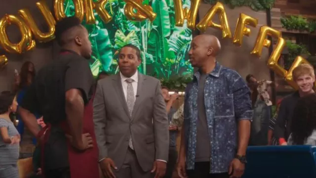 Chemise Burberry Blue Denim Fish Scales portée par Gary Williams (Chris Redd) comme on le voit dans Kenan (S02E03)