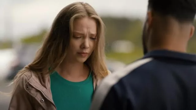 New Look Pink Anorak worn by Madison Van Camp (Emilia McCarthy) as seen in SkyMed (S02E09)