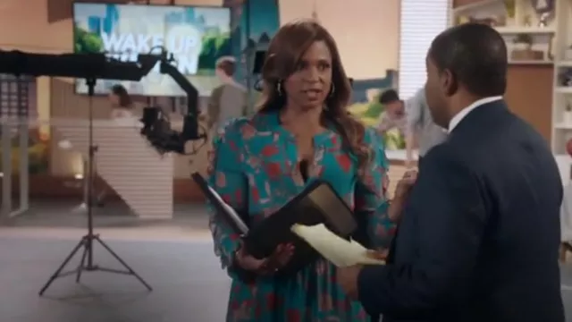 Robe à fleurs Misa Hadeya portée par Mika (Kimrie Lewis-Davis) comme on le voit dans Kenan (S01E09)