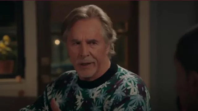 Sudadera con estampado floral de Marni usada por Rick (Don Johnson) como se ve en Kenan (S01E09)