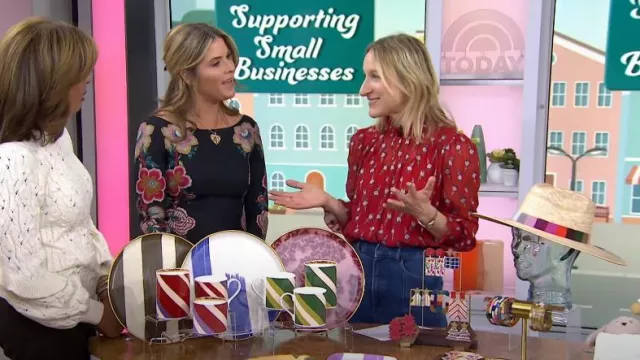 Ba & Sh Malawi Haut à manches longues à fleurs à col montant porté par Lauren Iannotti comme on le voit dans Today le 24 novembre 2023