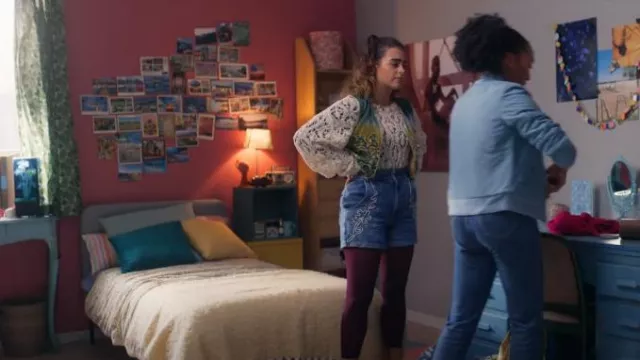 Mes Demoiselles Be­tu­la Jack­et worn by Simone Souter (Margherita Barbieri) as seen in Spellbound (S01E18)