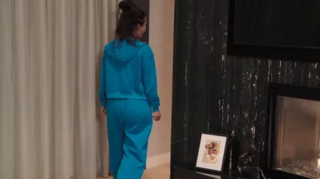 Skims Mykynos Joggers worn by Kim Kardashian as seen in The Kardashians (S04E10)