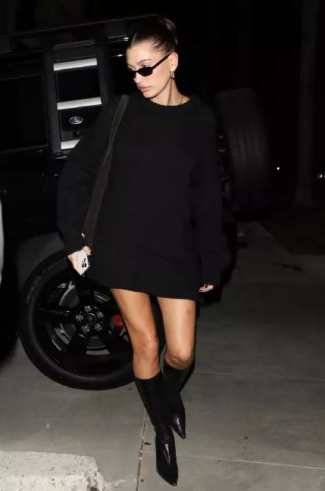 Mega Snail Earrings worn by  Hailey Bieber in West Hollywood on November 29, 2023