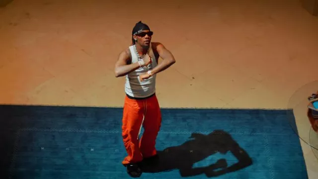 Rick Owens Orange Side-Snap Wide Pusher Pants usado por Offset en Don't You Lie (Video Musical Oficial)