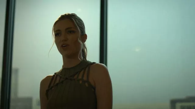 Dion Lee Crop-top vert et kaki porté par Claudia 'Claud' Flynn (Lili Simmons) comme on le voit dans Power Book IV : Force (S02E07)