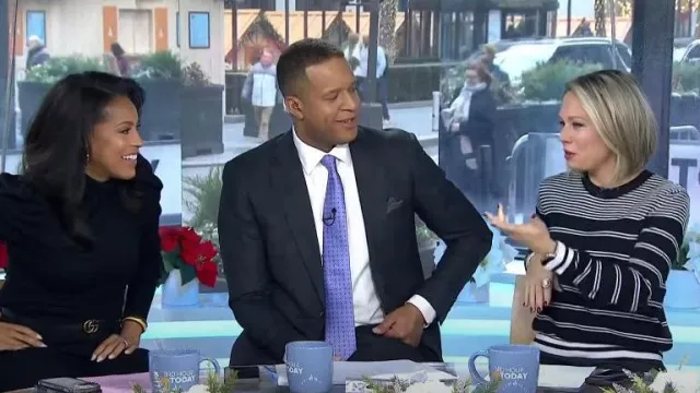 Jason Wu Collective Pull à rayures noires porté par Dylan Dreyer comme on le voit dans Aujourd’hui le 4 décembre 2023
