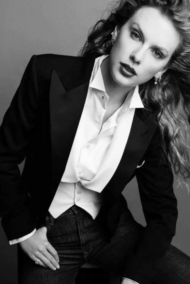 Chaleco de piqué de algodón Cadie Collection de Ralph Lauren usado por Taylor Swift en Times Person of the Year el 6 de diciembre de 2023