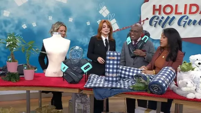 Tanya Taylor Michelle Chainlink Blazer worn by Samantha Barry as seen in Today on  December 5, 2023