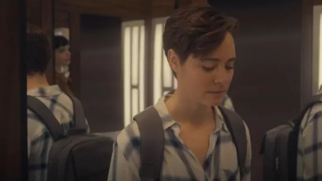 Rails Hunter Chemise à carreaux boutonnée sur le devant portée par Kira Manning (Keeley Hawes) comme on le voit dans Orphan Black : Echoes (S01E05)