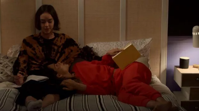 Alice + Olivia NYC Slim Joggers worn by Izzie Taylor (Fivel Stewart) as seen in Atypical (S04E10)