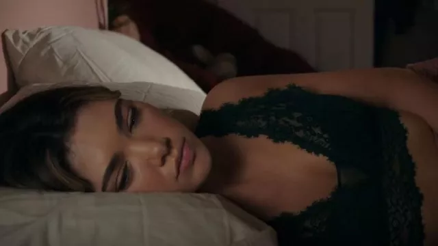 Aerie Eyelash Lace Plunge Bralette worn by Erin (Alisha Newton) as seen in  My Life with the Walter Boys (S01E03)