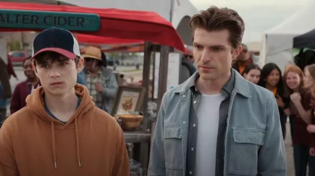 Veste chemise Zara Pocket Front portée par Will Walter (Johnny Link) comme on le voit dans Ma vie avec les Walter Boys (S01E03)