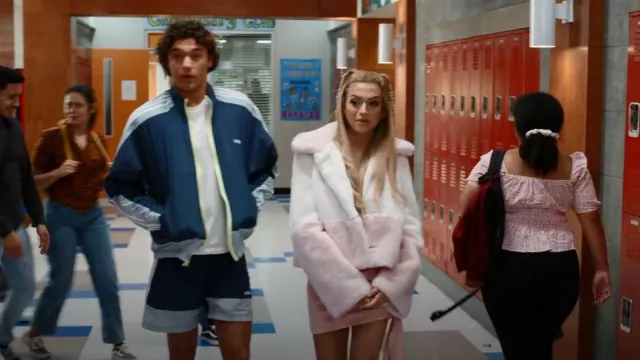 Cinq à Sept Sharon Tie Hem Vestido sin mangas usado por Lexi Haddad-DeFabrizio (Josie Totah) como se ve en Salvados por la campana (T02E08)