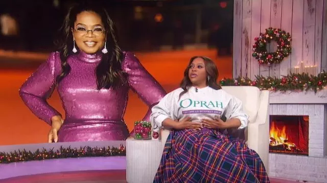 Vintage Oprah Win­frey Show Print Sweat­shirt worn by Sherri Shepherd as seen in Sherri on December 13, 2023
