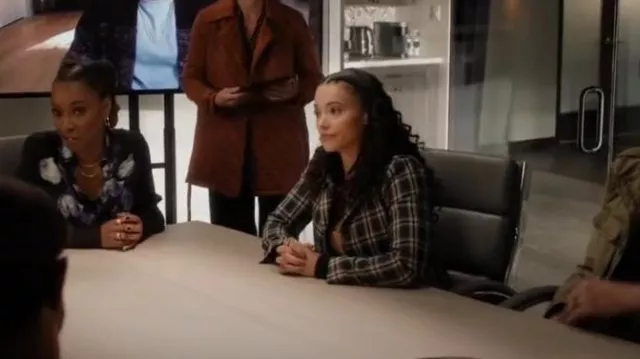 Blazer a cuadros Greylin usado por Lacey Quinn (Gabrielle Walsh) como se ve en Found (T01E11)