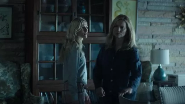 Monrow Star Sweatshirt worn by Charlotte Byrde (Sofia Hublitz) as seen in Ozark (S04E02)