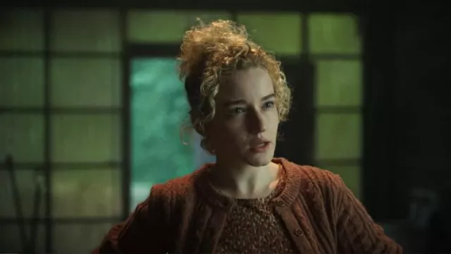 Urban Outfitters Max Cardigan worn by Ruth Langmore (Julia Garner) as seen in Ozark (S04E03)