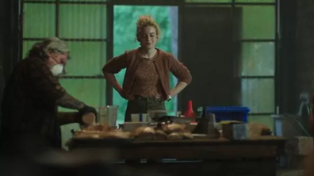 Le jean Levi’s Vintage 501 Green Button Fly porté par Ruth Langmore (Julia Garner) dans Ozark (S04E03)