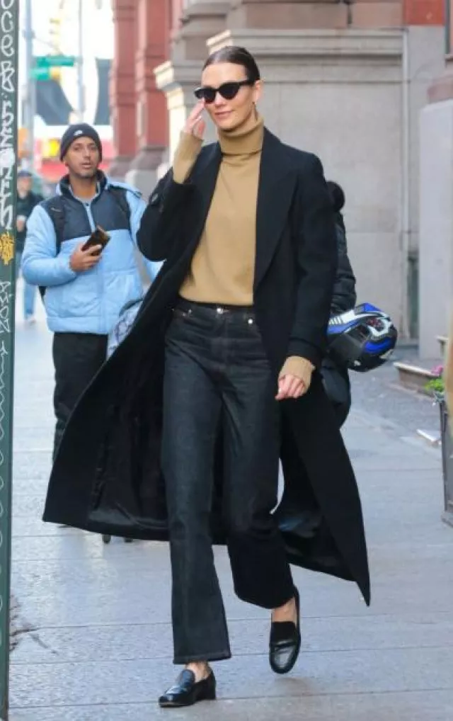 The Row Fly­nn Leather Loafers worn by Karlie in  New York City post on December 8, 2023