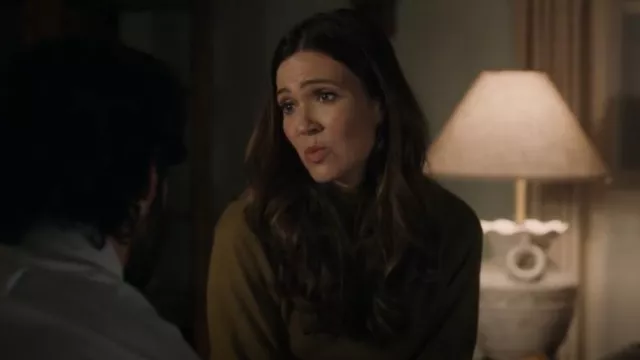 Suéter de cuello alto de Zara usado por Rebecca Pearson (Mandy Moore) como se ve en This Is Us (T06E03)