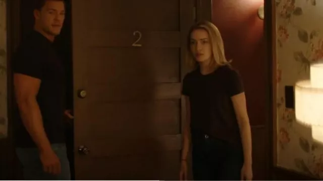 T-shirt Madewell Northside porté par Roscoe Conklin (Willa Fitzgerald) comme on le voit dans Reacher (S01E03)