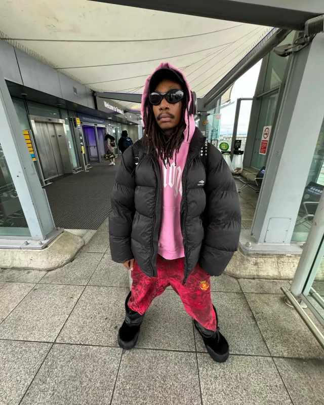 Lunettes de soleil Balenciaga rondes noires 'Dynamo' (BB0317S) portées par Wiz Khalifa sur le compte Instagram @wizkhalifa