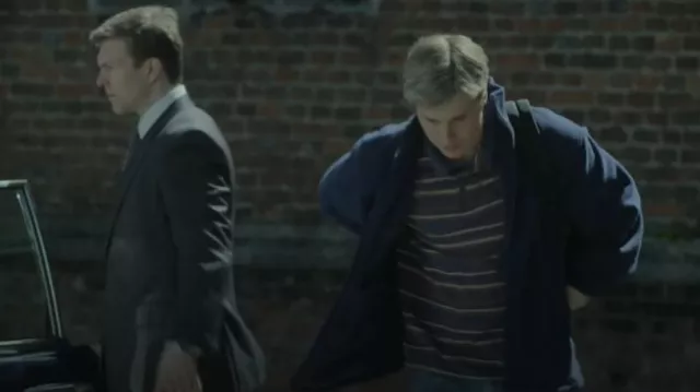 Barbour Oller­ton Wax Jack­et Blue worn by Prince William (Ed McVey) as seen in The Crown (S06E05)