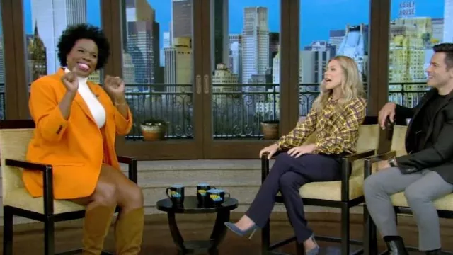 Express Twill Oversized Boyfriend Blazer worn by Leslie Jones as seen in LIVE with Kelly and Mark on December 22, 2023